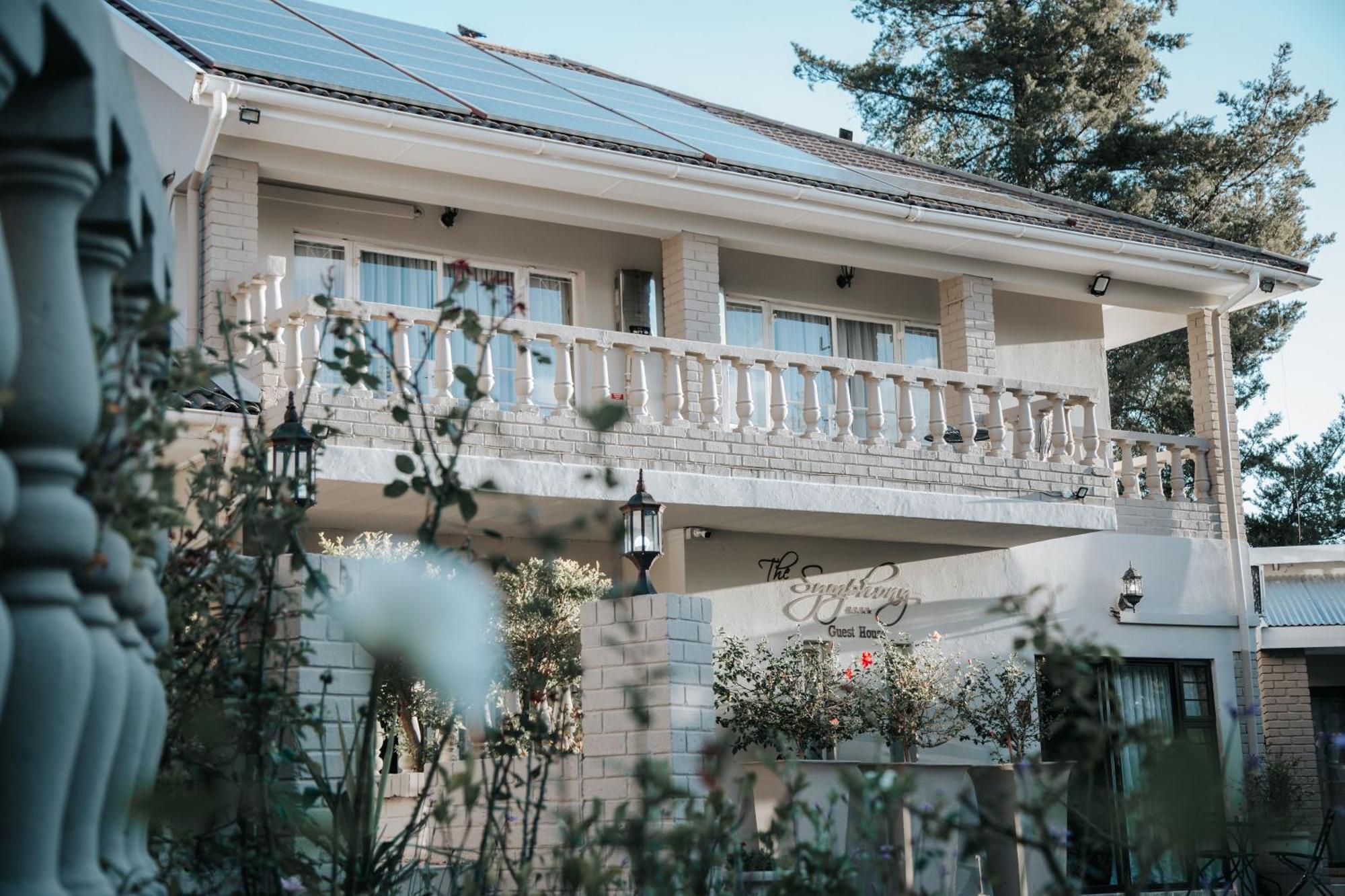 The Symphony Guest House Queenstown Bagian luar foto