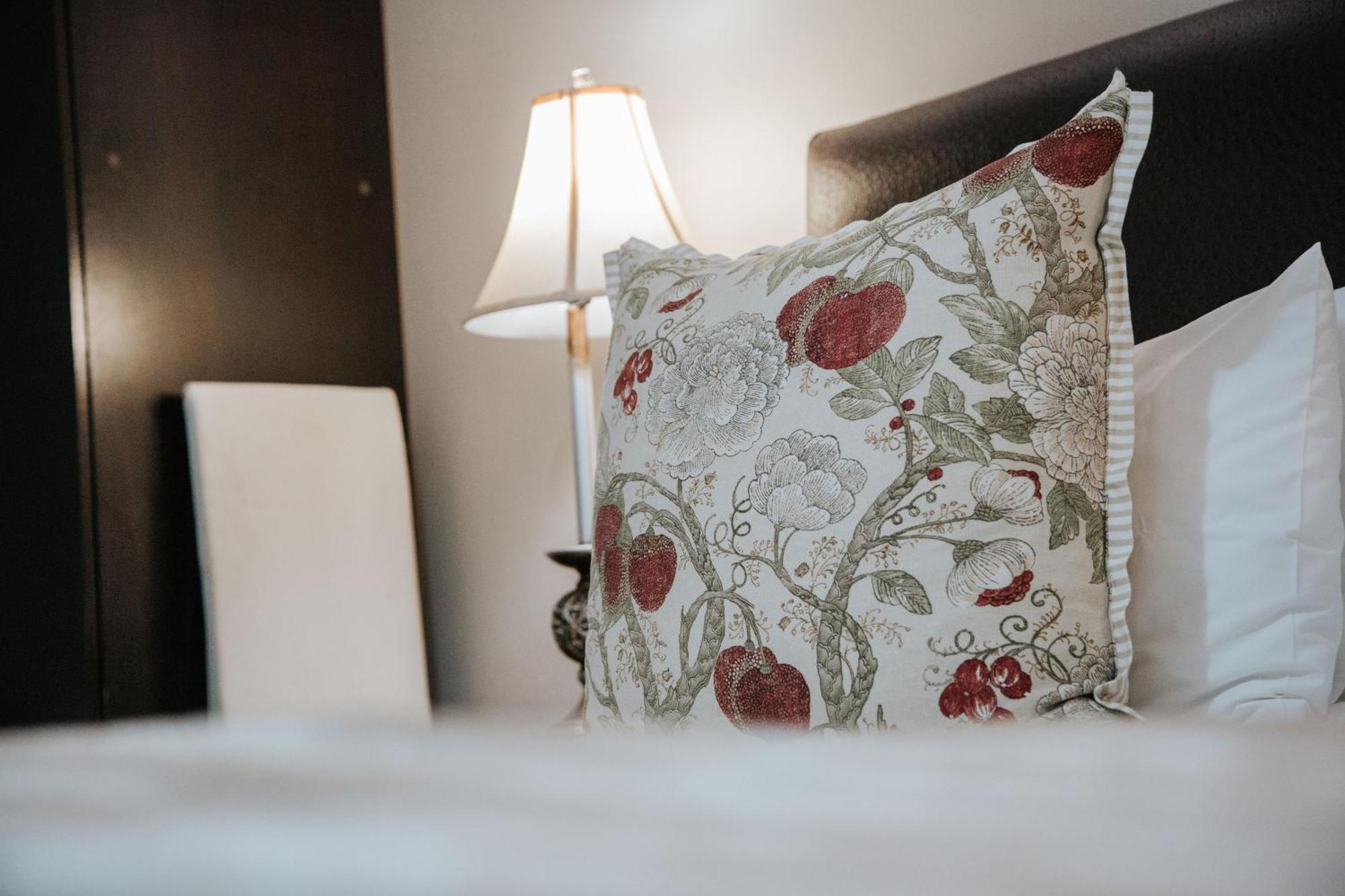 The Symphony Guest House Queenstown Bagian luar foto