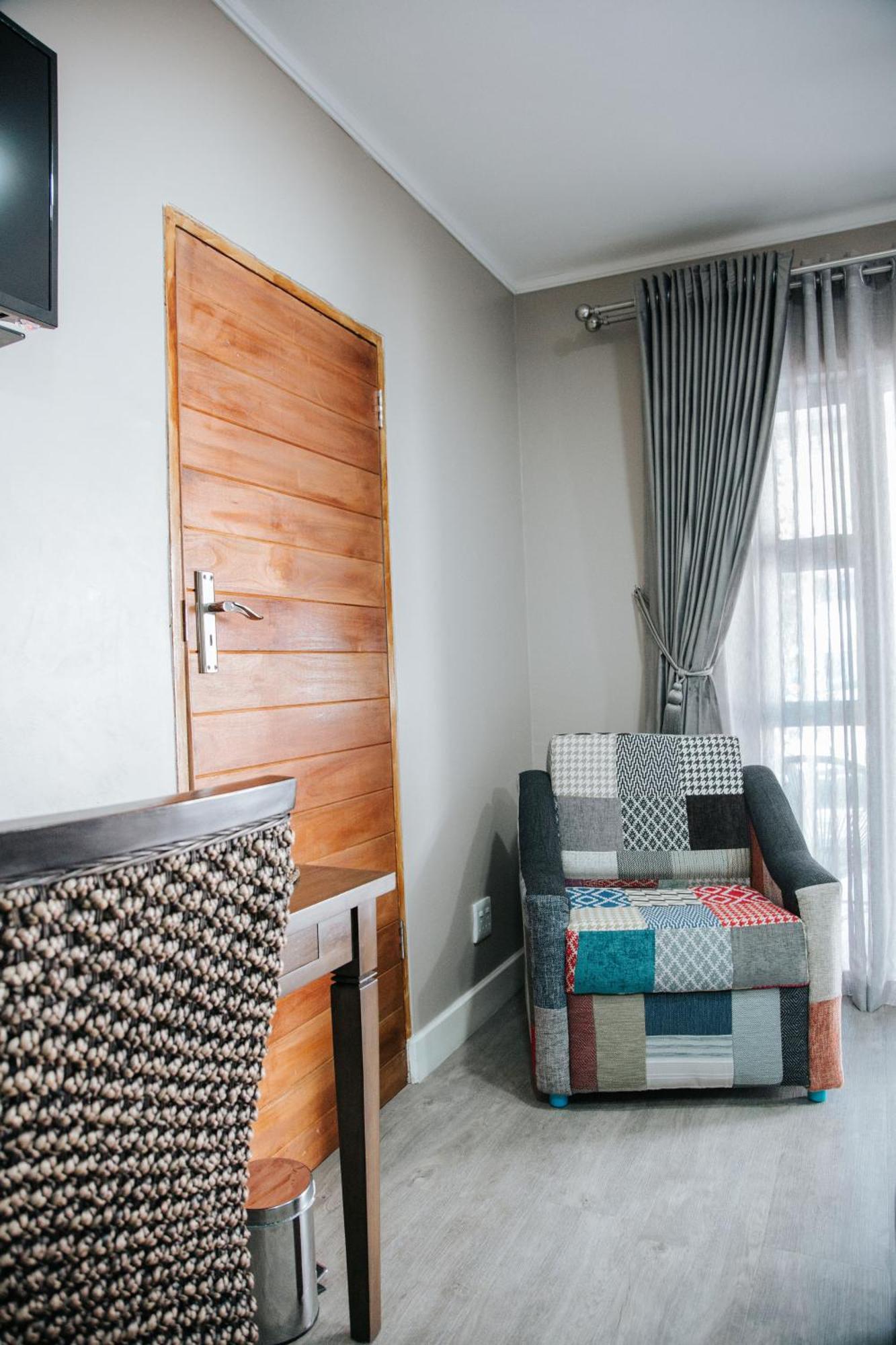 The Symphony Guest House Queenstown Bagian luar foto