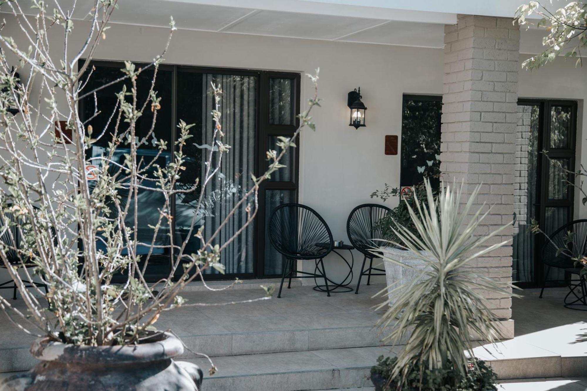 The Symphony Guest House Queenstown Bagian luar foto