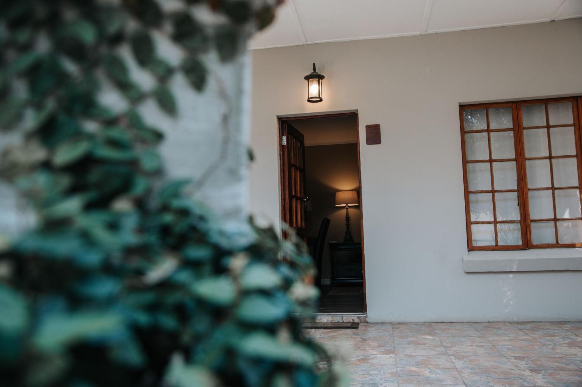 The Symphony Guest House Queenstown Bagian luar foto