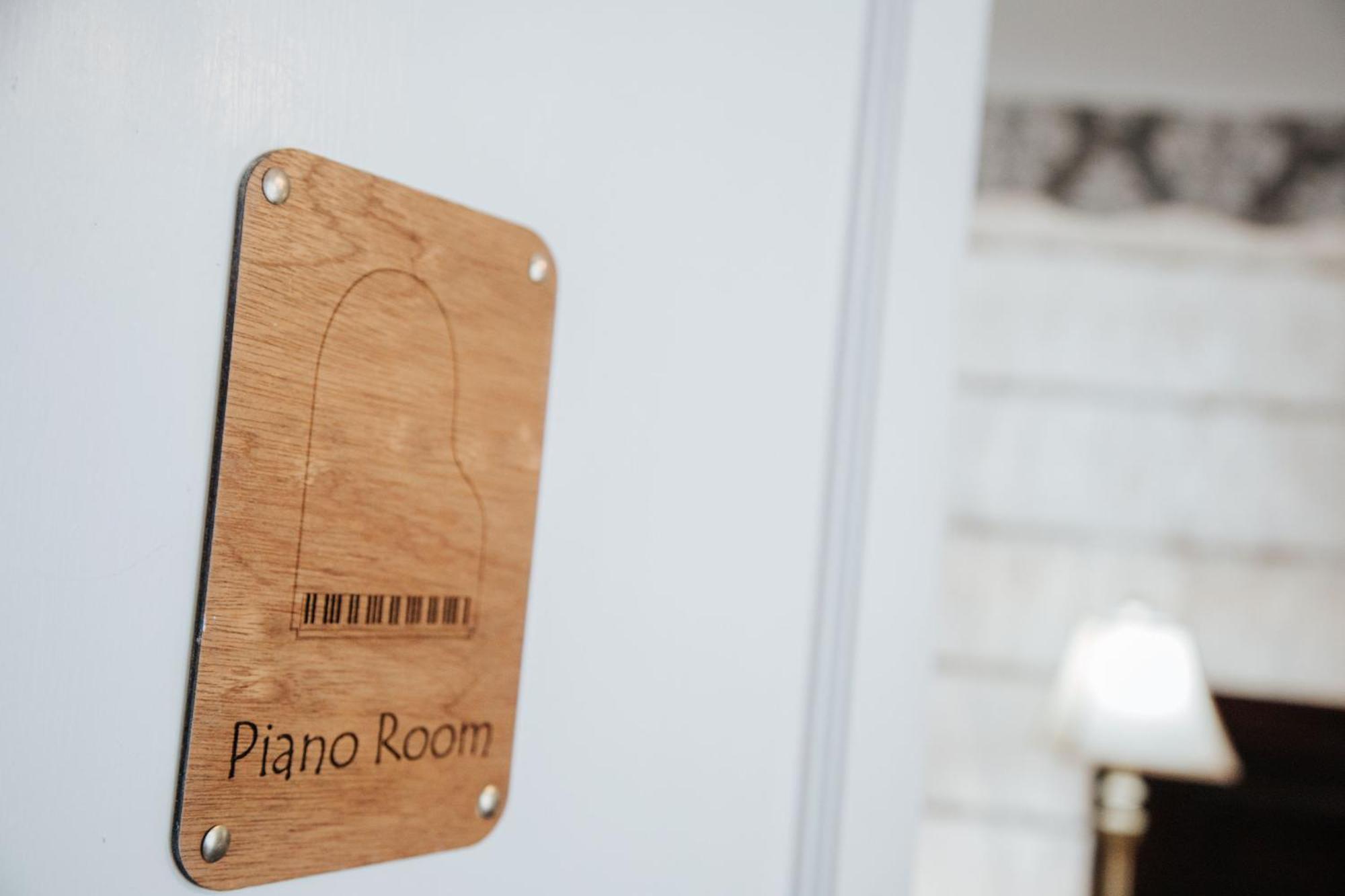 The Symphony Guest House Queenstown Bagian luar foto